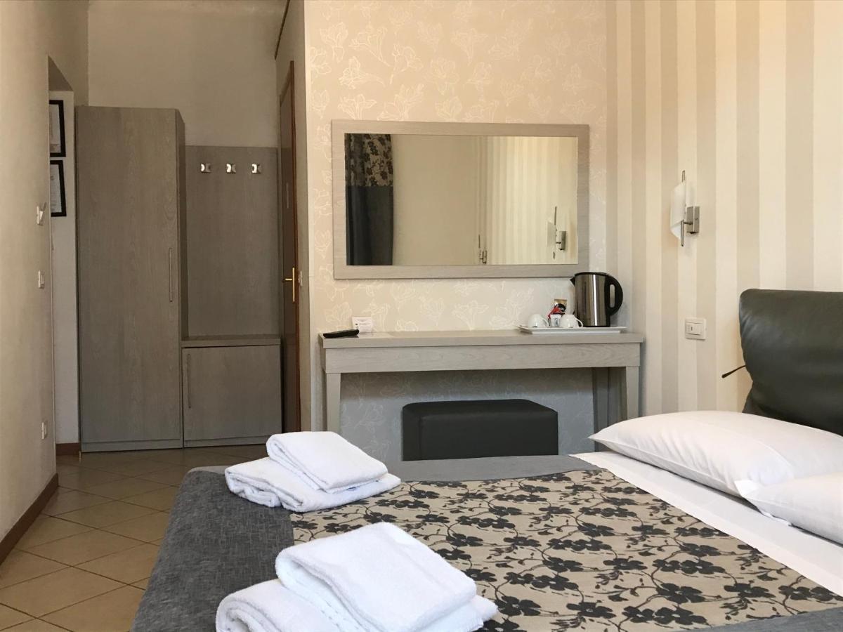 Adelaide House Hotel ฟลอเรนซ์ ภายนอก รูปภาพ