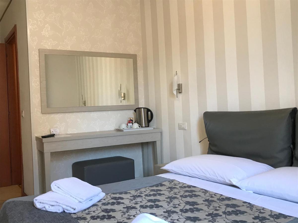 Adelaide House Hotel ฟลอเรนซ์ ภายนอก รูปภาพ
