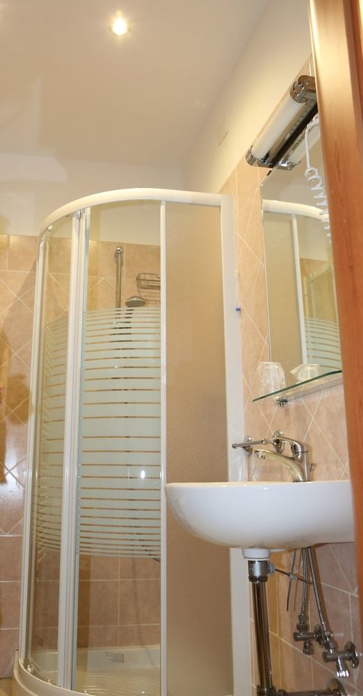 Adelaide House Hotel ฟลอเรนซ์ ภายนอก รูปภาพ