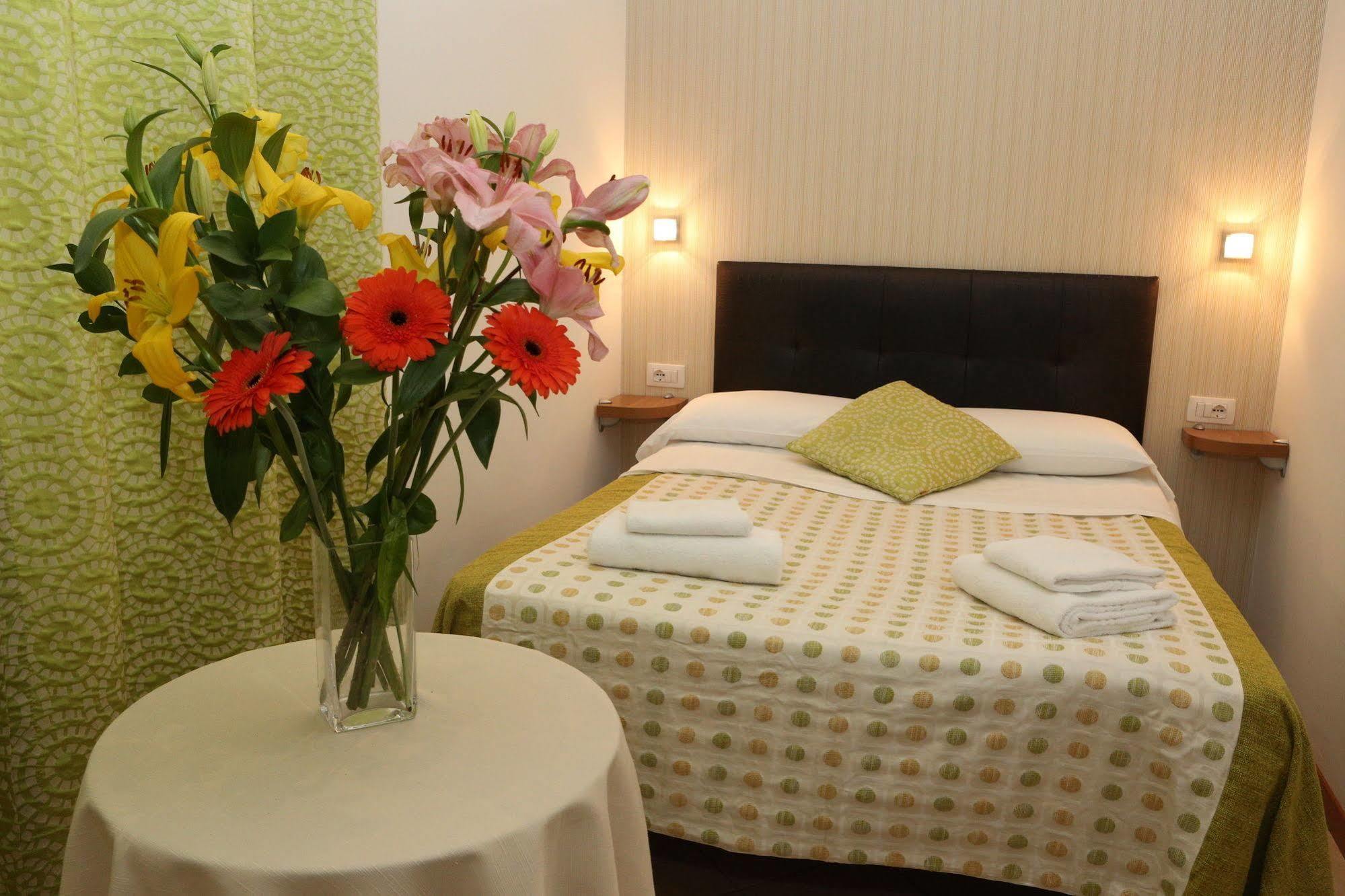 Adelaide House Hotel ฟลอเรนซ์ ภายนอก รูปภาพ