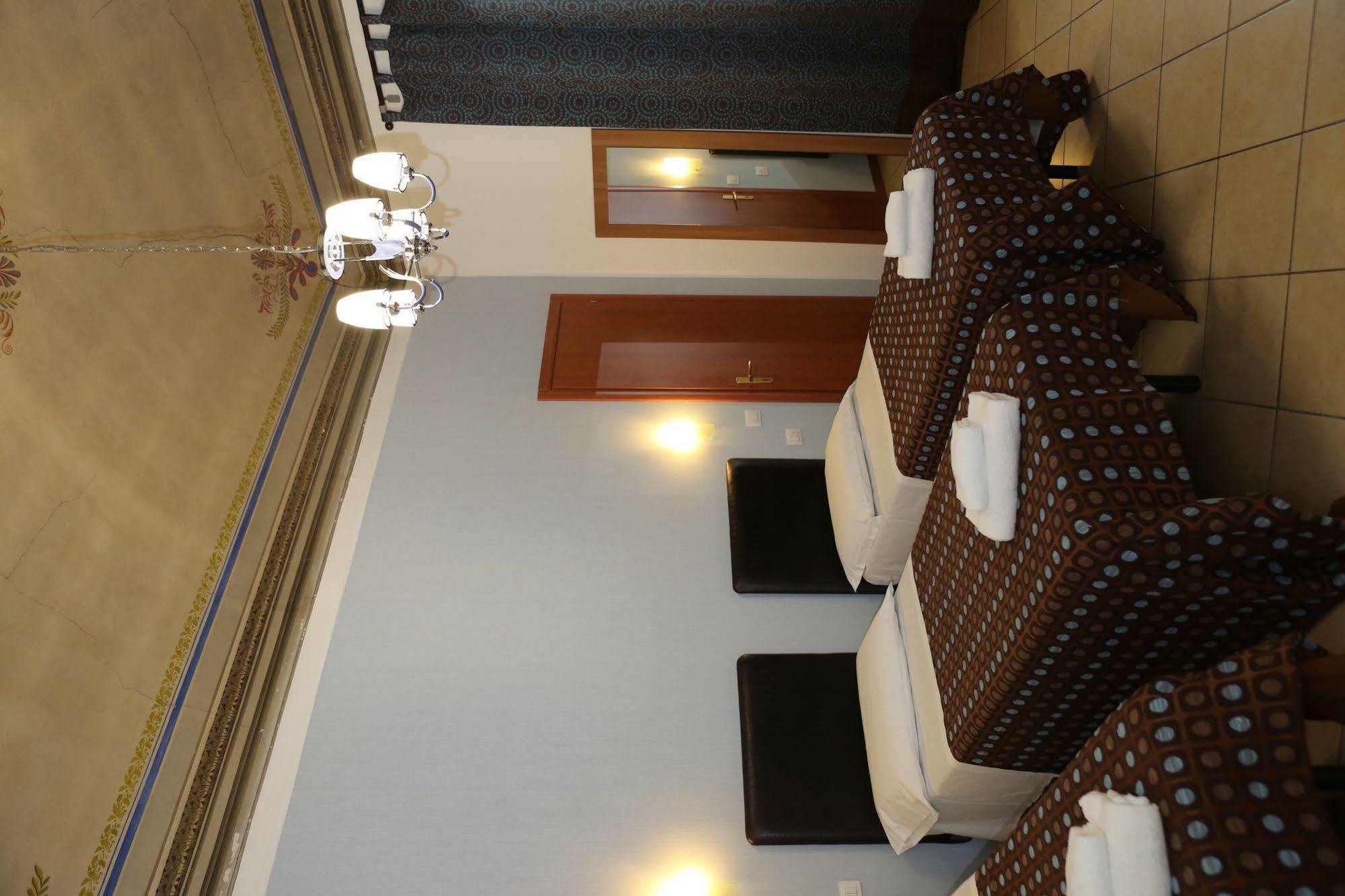 Adelaide House Hotel ฟลอเรนซ์ ภายนอก รูปภาพ