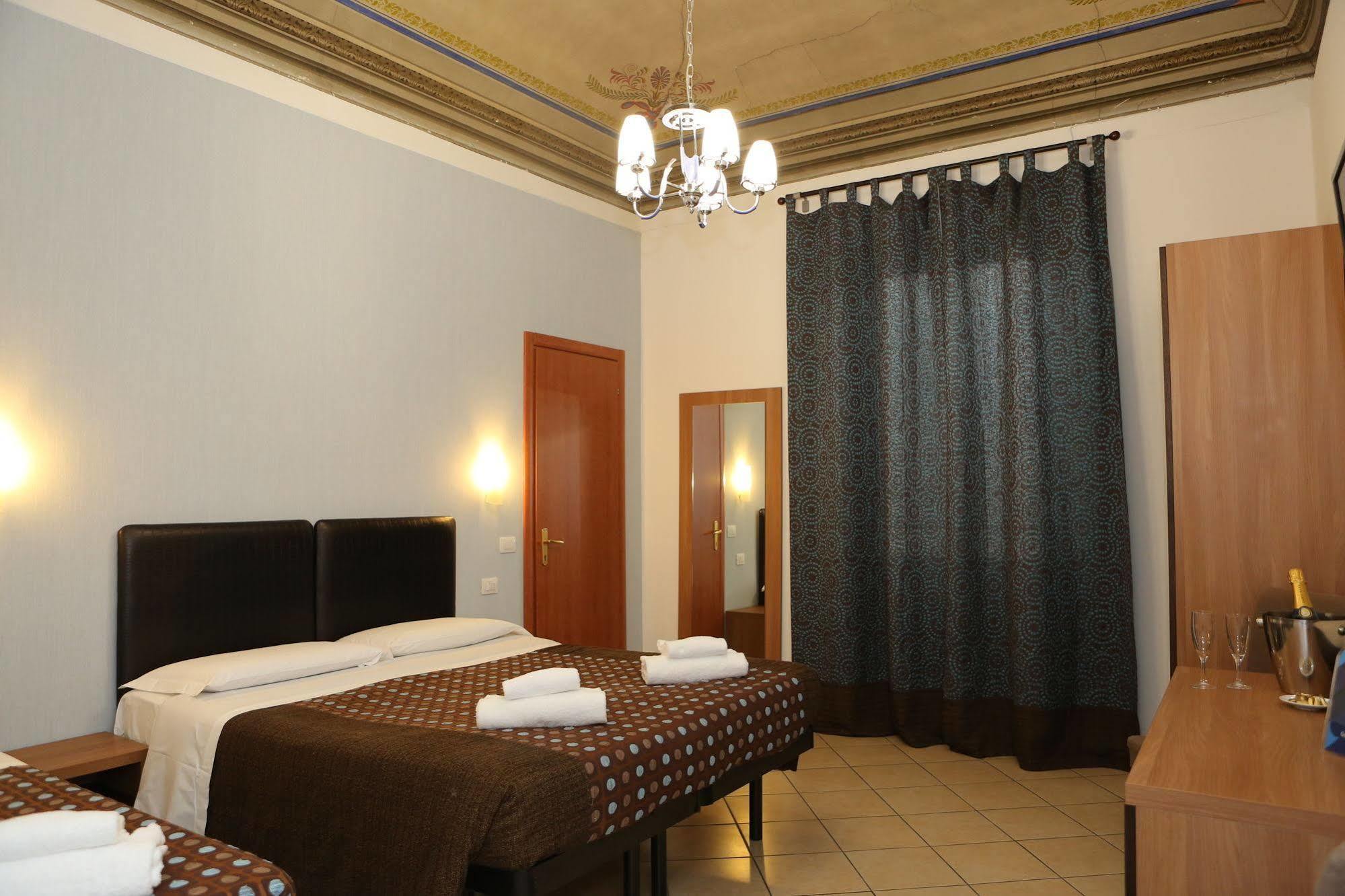 Adelaide House Hotel ฟลอเรนซ์ ภายนอก รูปภาพ