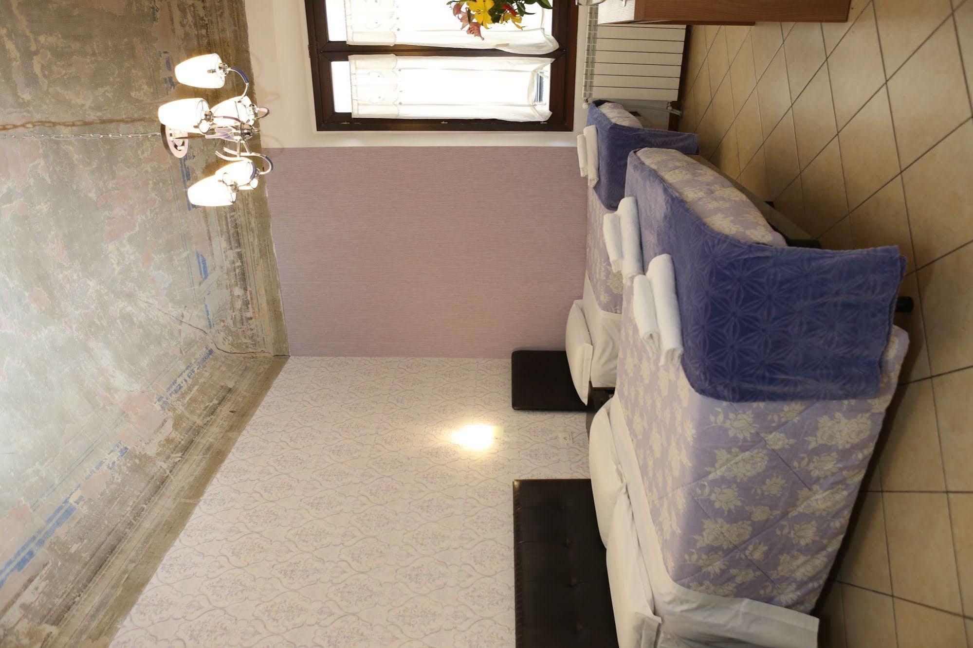 Adelaide House Hotel ฟลอเรนซ์ ภายนอก รูปภาพ